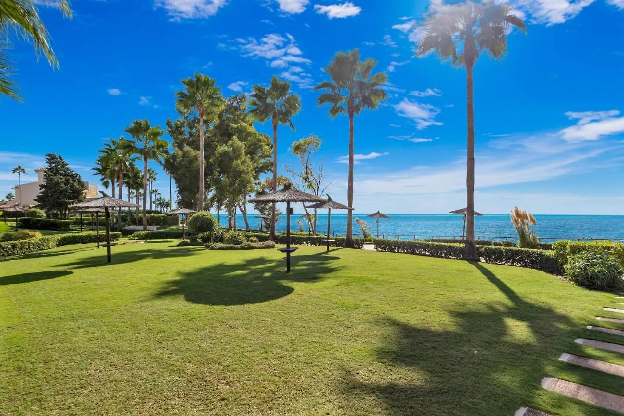 Beachfront Bahia La Plata Private Pool Penthouse By Costarentals - Ref M13 Estepona 0*,  Španělsko